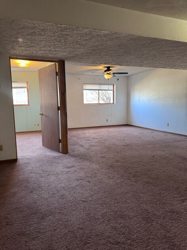 Building Photo - 7804 S 71st Ave