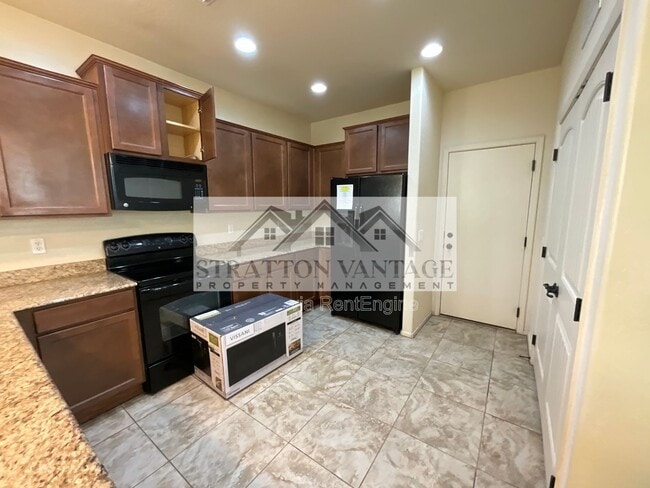 Building Photo - 4709 E Portola Valley Dr