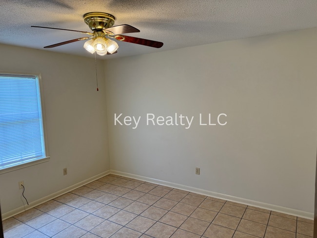 Building Photo - 6014 Quail Ridge