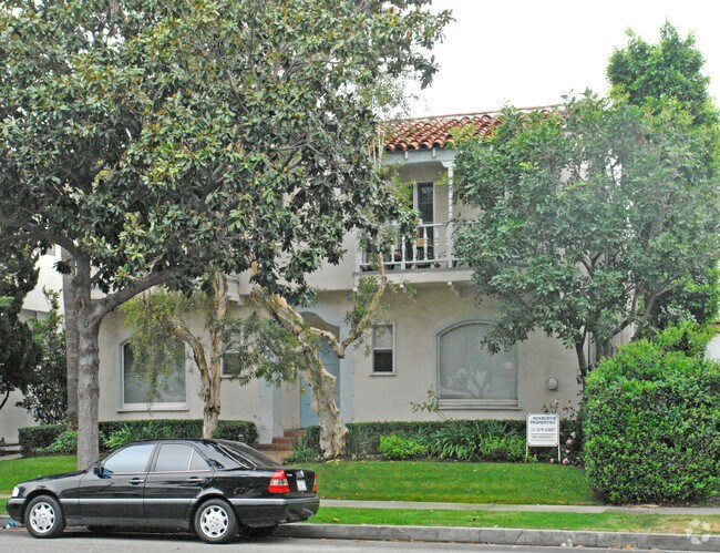 Building Photo - 241 S Doheny Dr