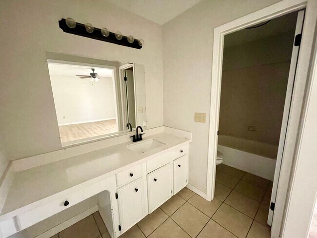 Building Photo - 3/2 for Rent in Flowood!