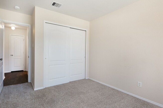 Building Photo - Highland Farms~Single Story 3 Bedroom with Study on Corner Lot