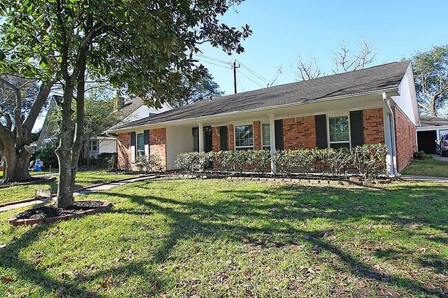 Building Photo - 10406 Bob White Dr