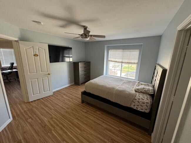 Building Photo - 40123 Vista Ridge Dr