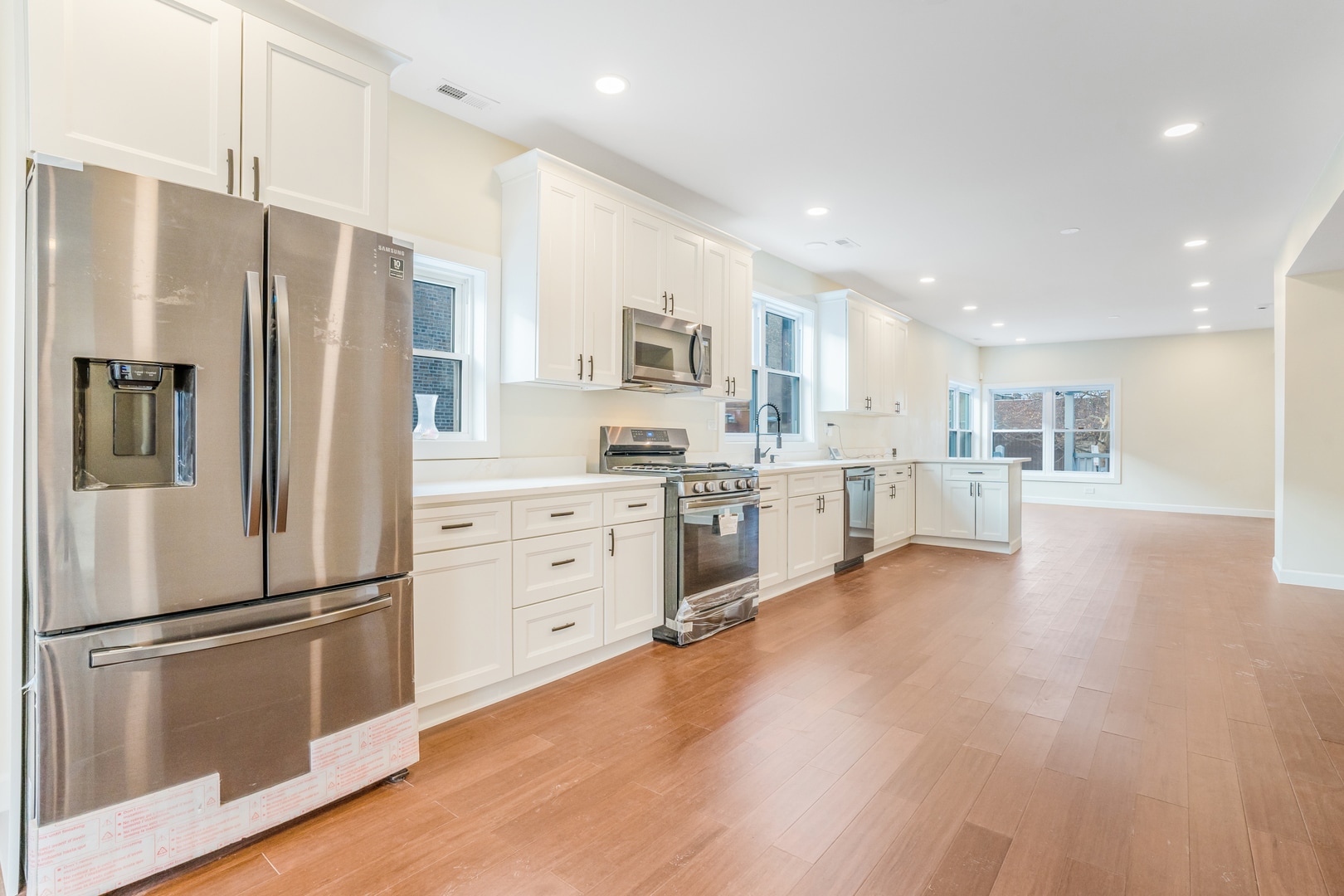 Building Photo - 4019 N Tripp Ave