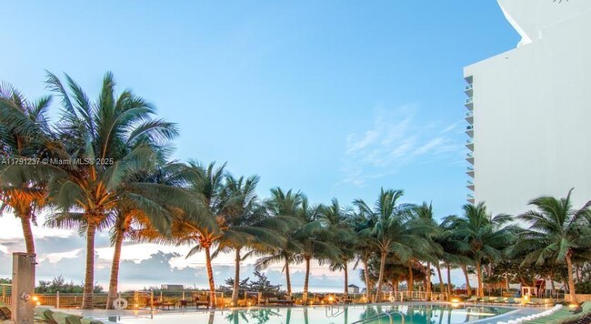 Building Photo - 6801 Collins Ave