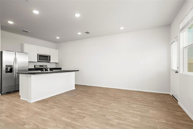 Building Photo - 226 Jackson Dr