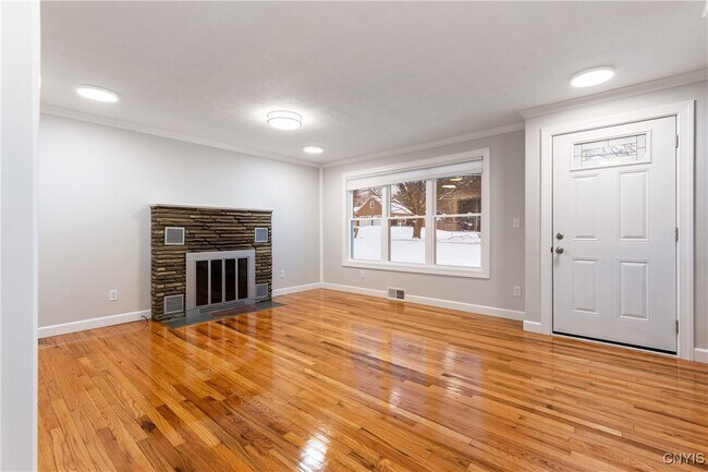 Building Photo - 115 Tarlton Rd