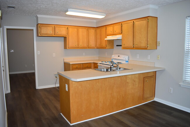 Building Photo - 4420 Summerlin Dr