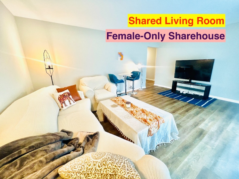 Building Photo - 00 Meadowlane Neighborhood