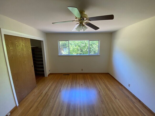 Building Photo - 301 Lacour Way