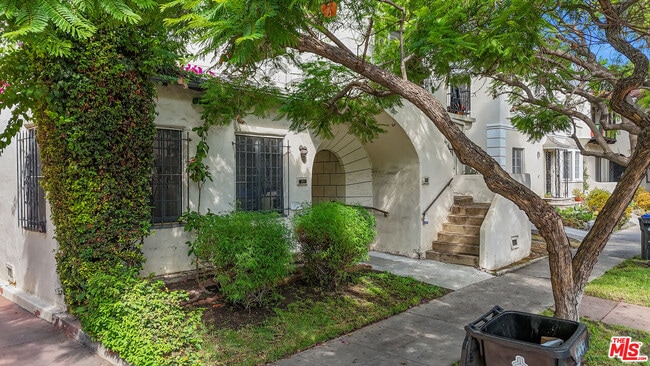 Building Photo - 351 N Sierra Bonita Ave