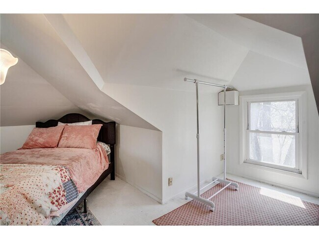 Building Photo - 3521 Girard Ave S