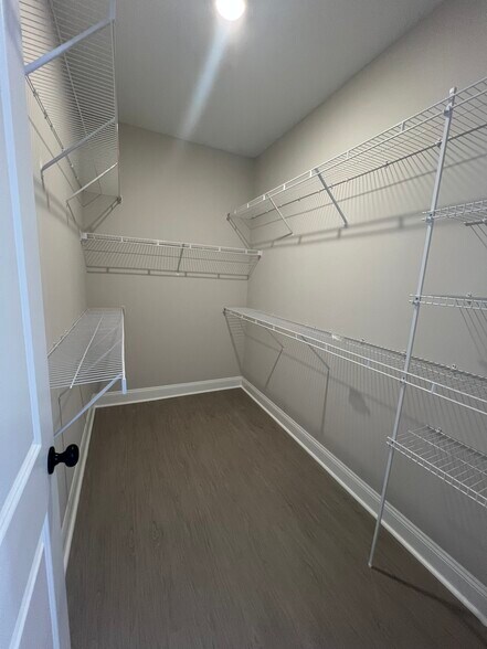 Building Photo - 102 Bennett St