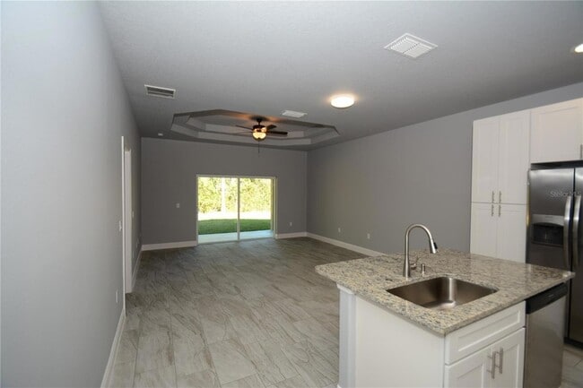 Building Photo - 25 Rosepetal Ln