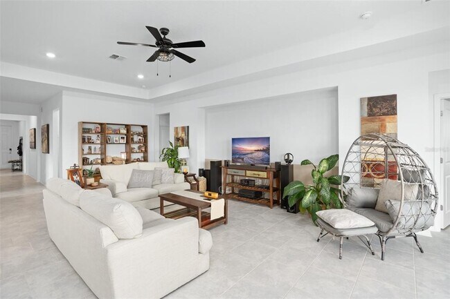 Building Photo - 6115 Claystone Wy