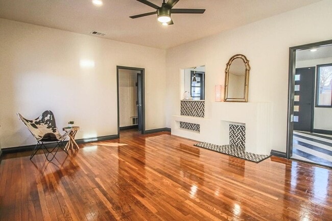 Building Photo - PRE LEASING for fall 2026! 4/2 in heart of Lubbock!