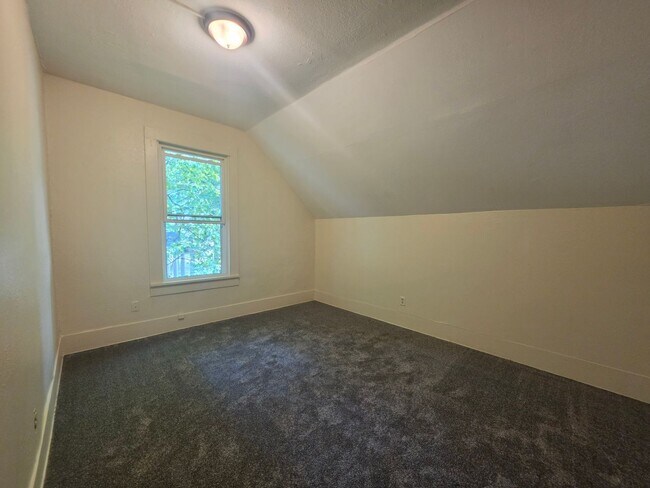 Building Photo - 242 W Highland Ave
