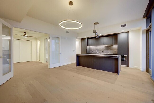 Building Photo - 44 East Ave