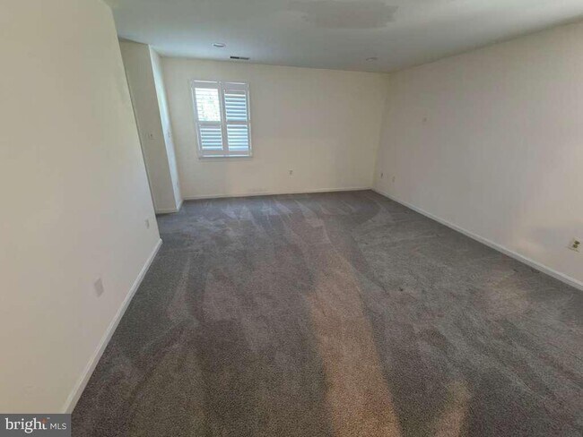 Building Photo - 8201 Bell Ln