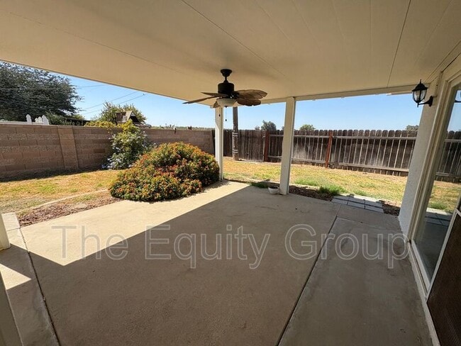 Building Photo - 473 W Deodar Ln