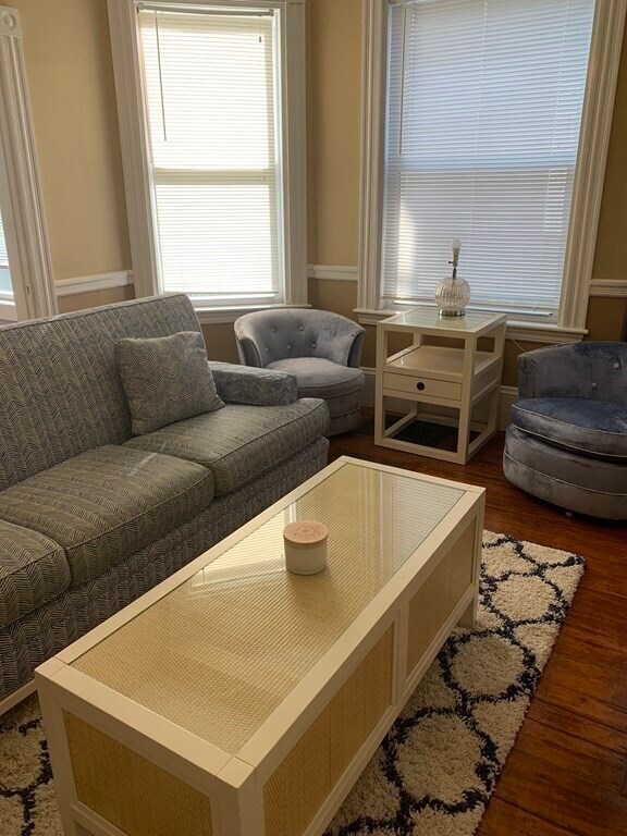 Building Photo - 52 Harvest St