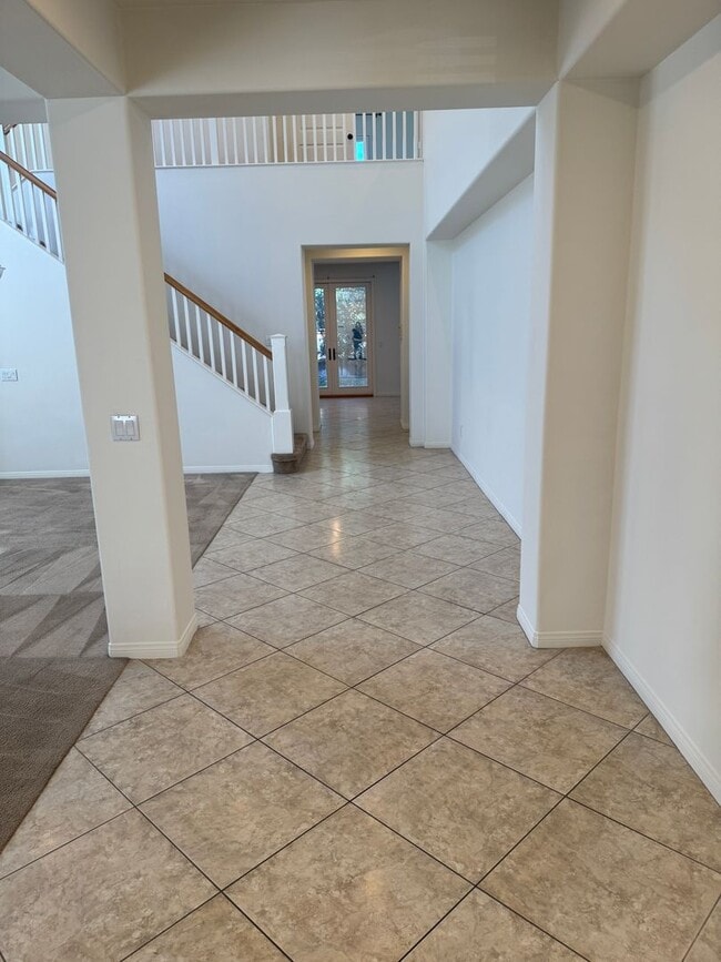 Building Photo - 6 bedroom 4.5 baths in Corona CA