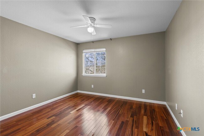 Building Photo - 2012 Huxley Ln