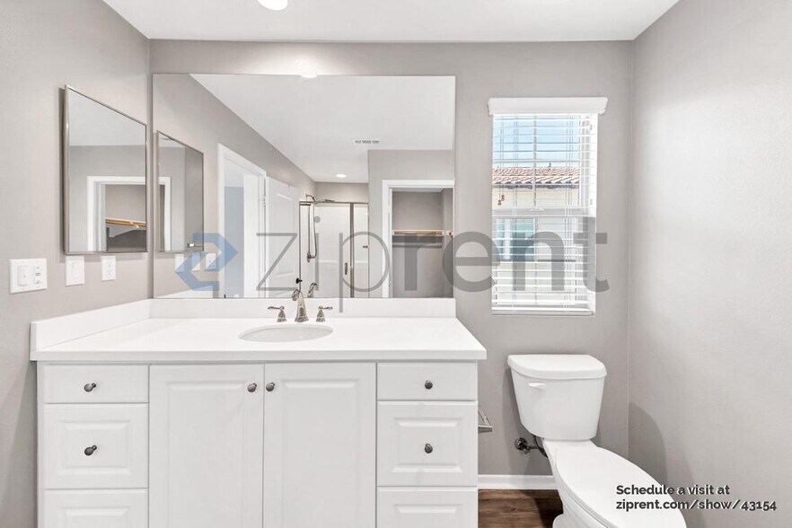 Building Photo - 833 Iris Way
