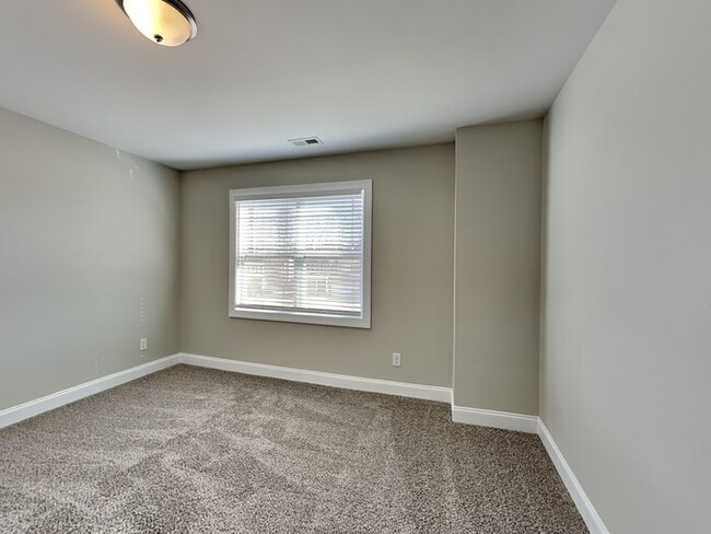 Building Photo - 51 Tall Oak Ct