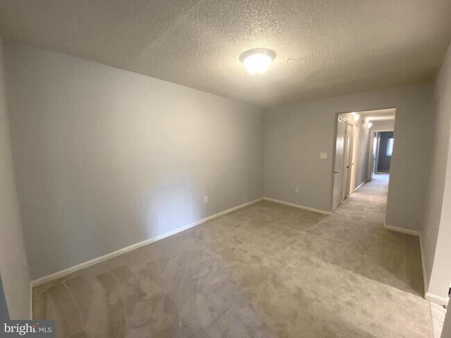 Building Photo - 10218 Bushman Dr