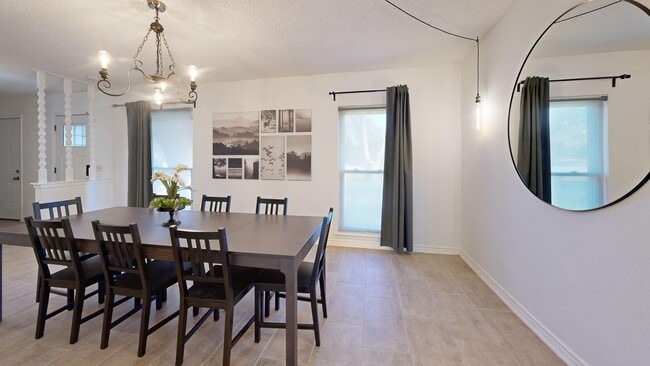 Building Photo - 12827 Independence Ave