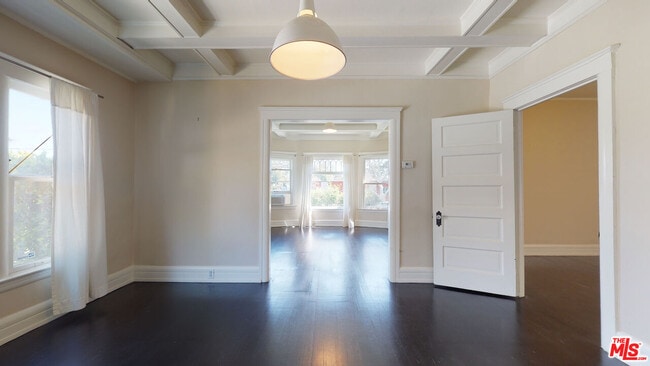 Building Photo - 427 Sunset Ave