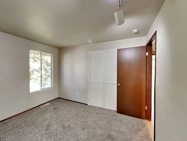 Building Photo - 1307 SW 355th Pl