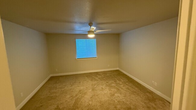 Building Photo - 234 Glenwood Wy