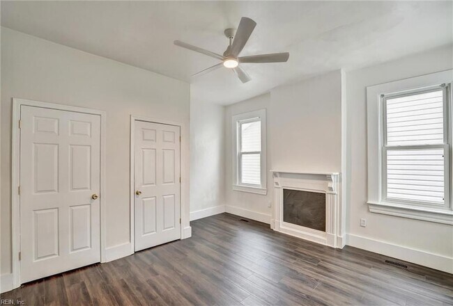 Building Photo - 412 W 29th St