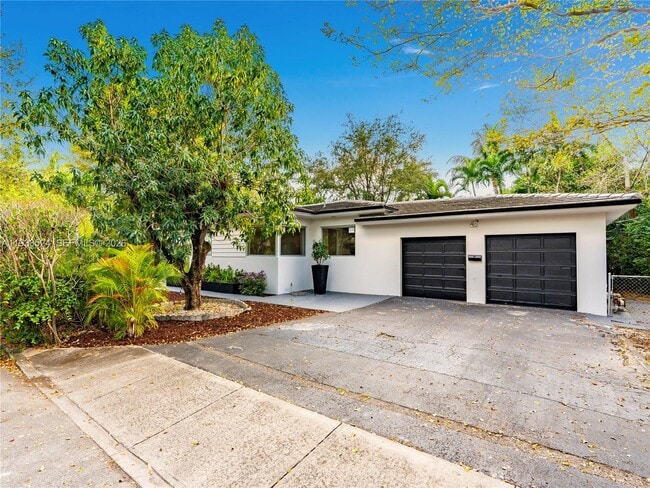 Building Photo - 650 NE 60th St