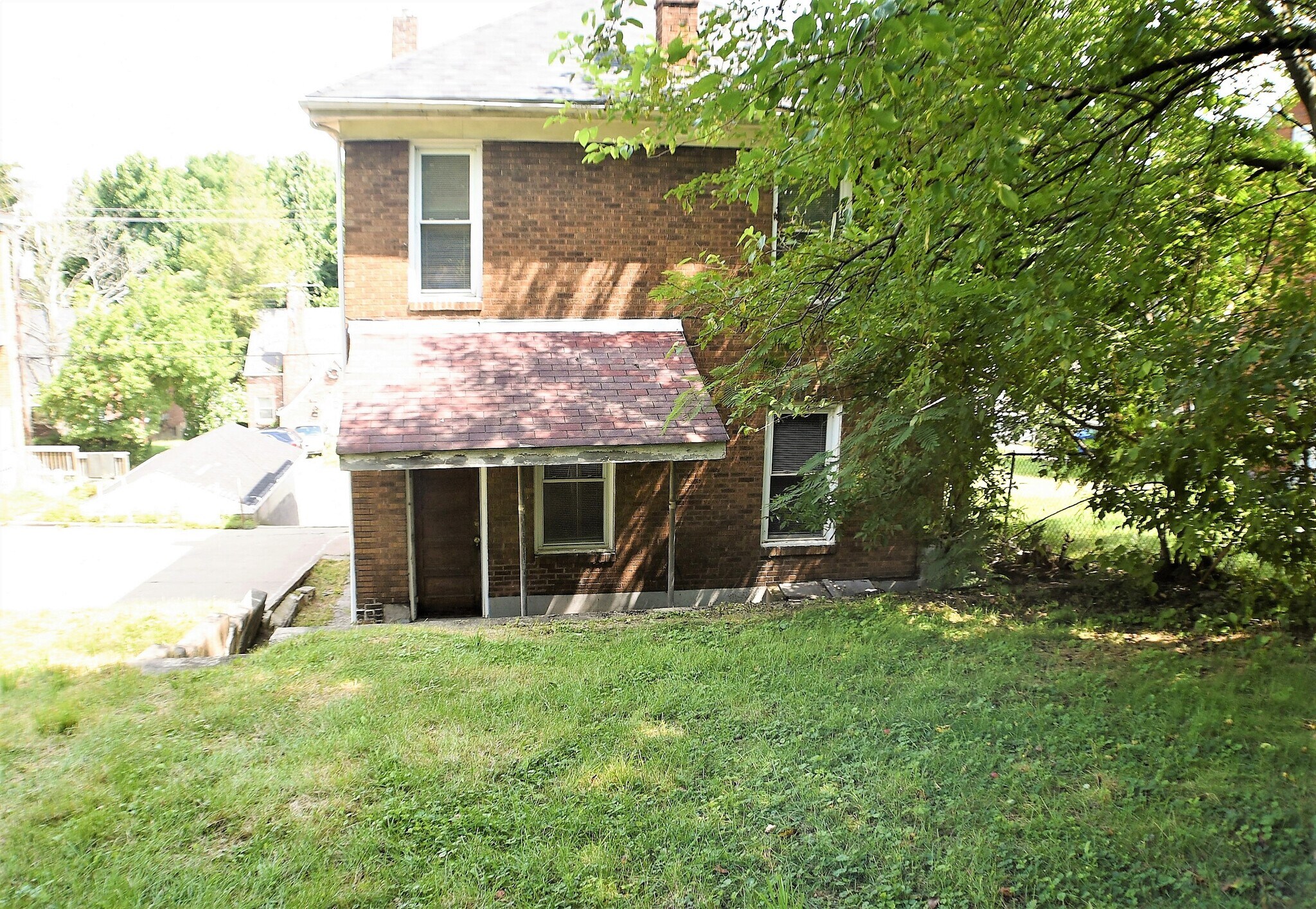 Private outdoor space - 227 Maytide St
