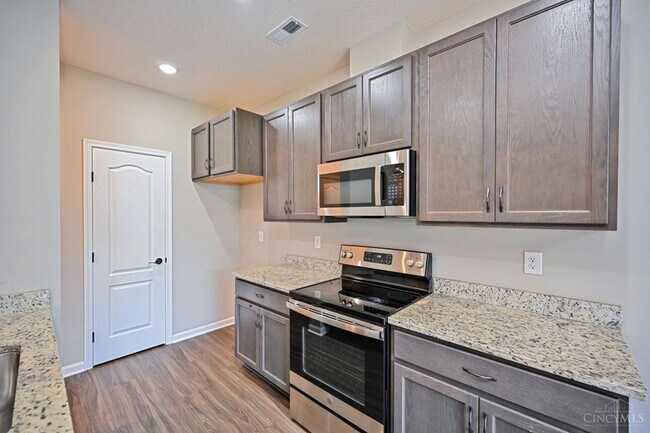 Building Photo - 1538 Summerview Ln