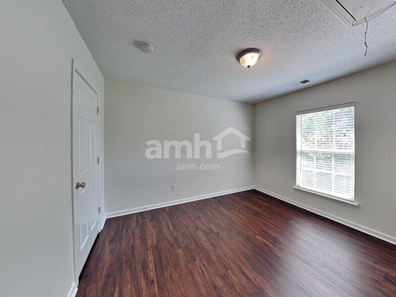 Building Photo - 126 Winborne Dr