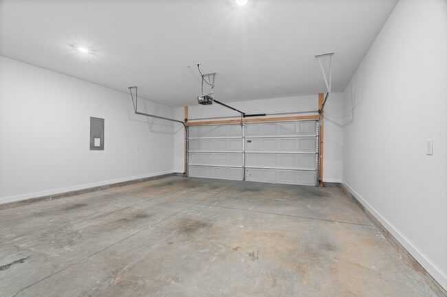Building Photo - 216 Pewter Cir