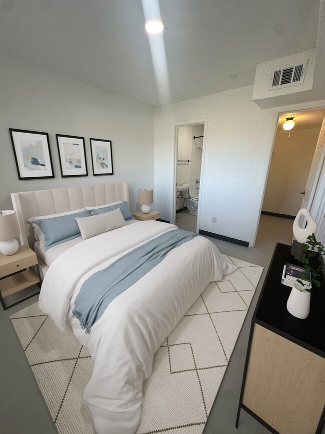 Building Photo - Z - Nellie