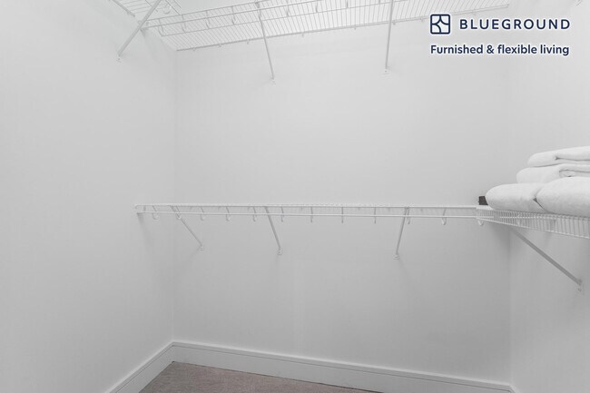 Building Photo - 8210 Crestwood Heights Dr