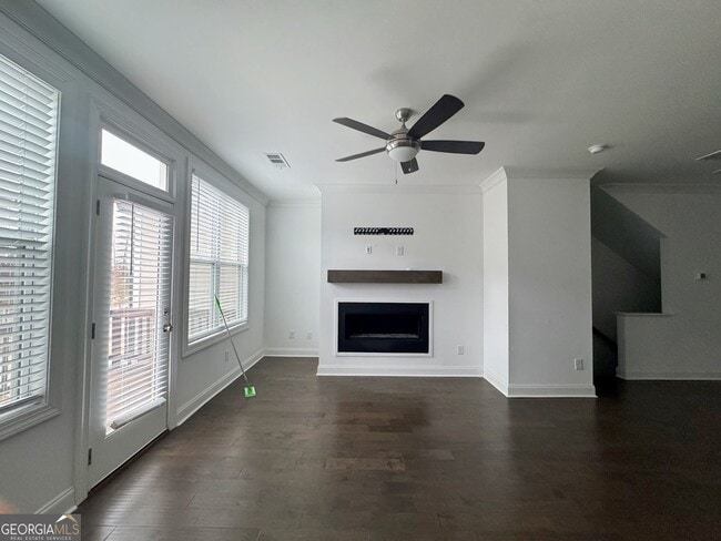 Building Photo - 4400 Sims Pk Overlook