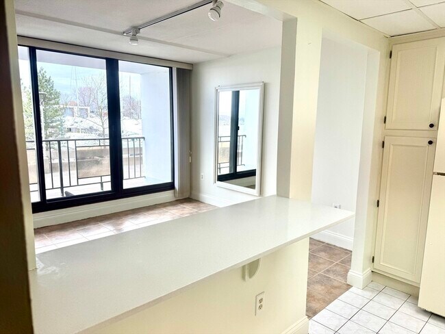 Building Photo - 51 Broad St