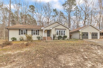 Building Photo - Newly Renovated 3-Bed, 2-Bath Home on a Sp...