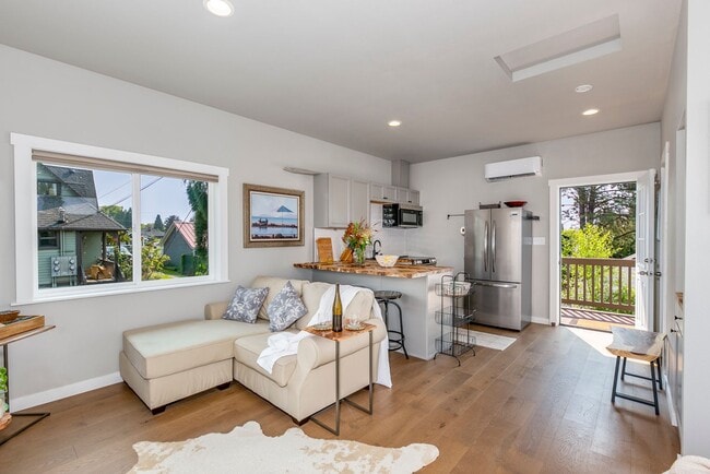 Building Photo - 431 Ave F