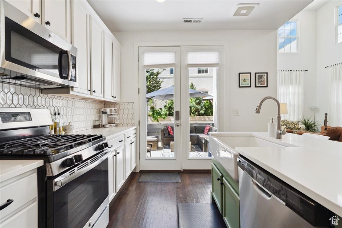 Building Photo - 10606 S Redknife Dr