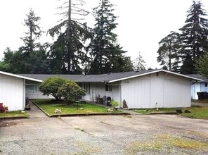 Building Photo - 1126 Neil St NE