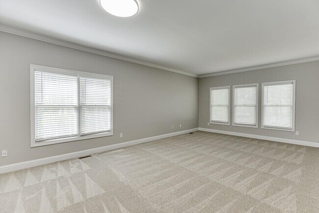 Building Photo - 9345 Riverclub Pkwy